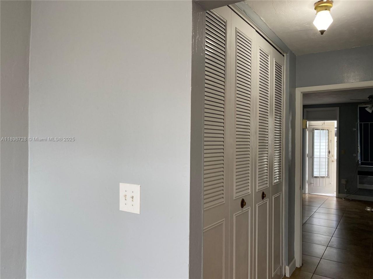 441 Collins Ave, Unit 27, Miami Beach, FL 33139 Photo