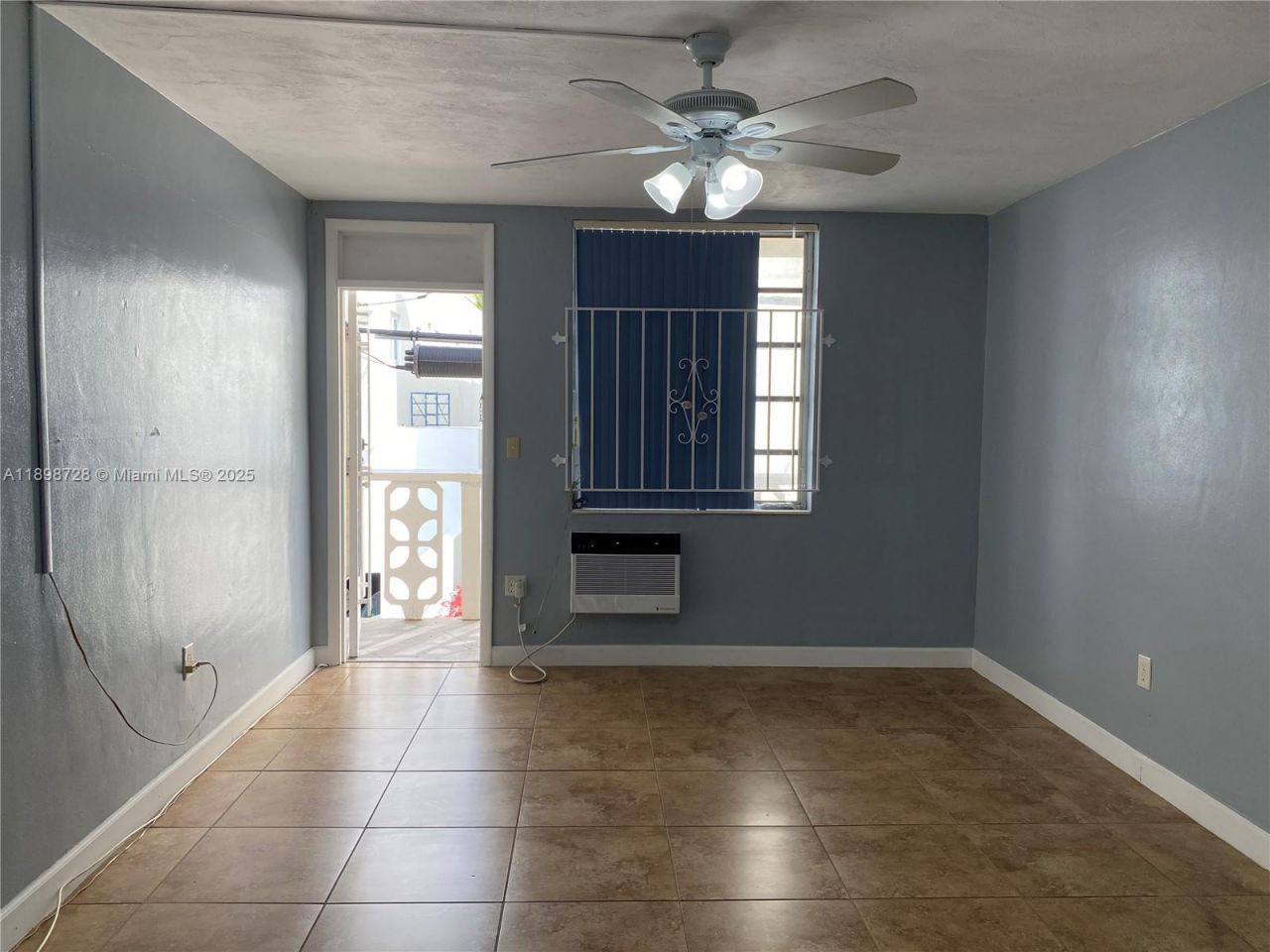 441 Collins Ave, Unit 27, Miami Beach, FL 33139 Photo