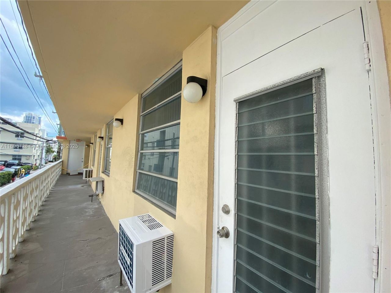 441 Collins Ave, Unit 27, Miami Beach, FL 33139 Photo