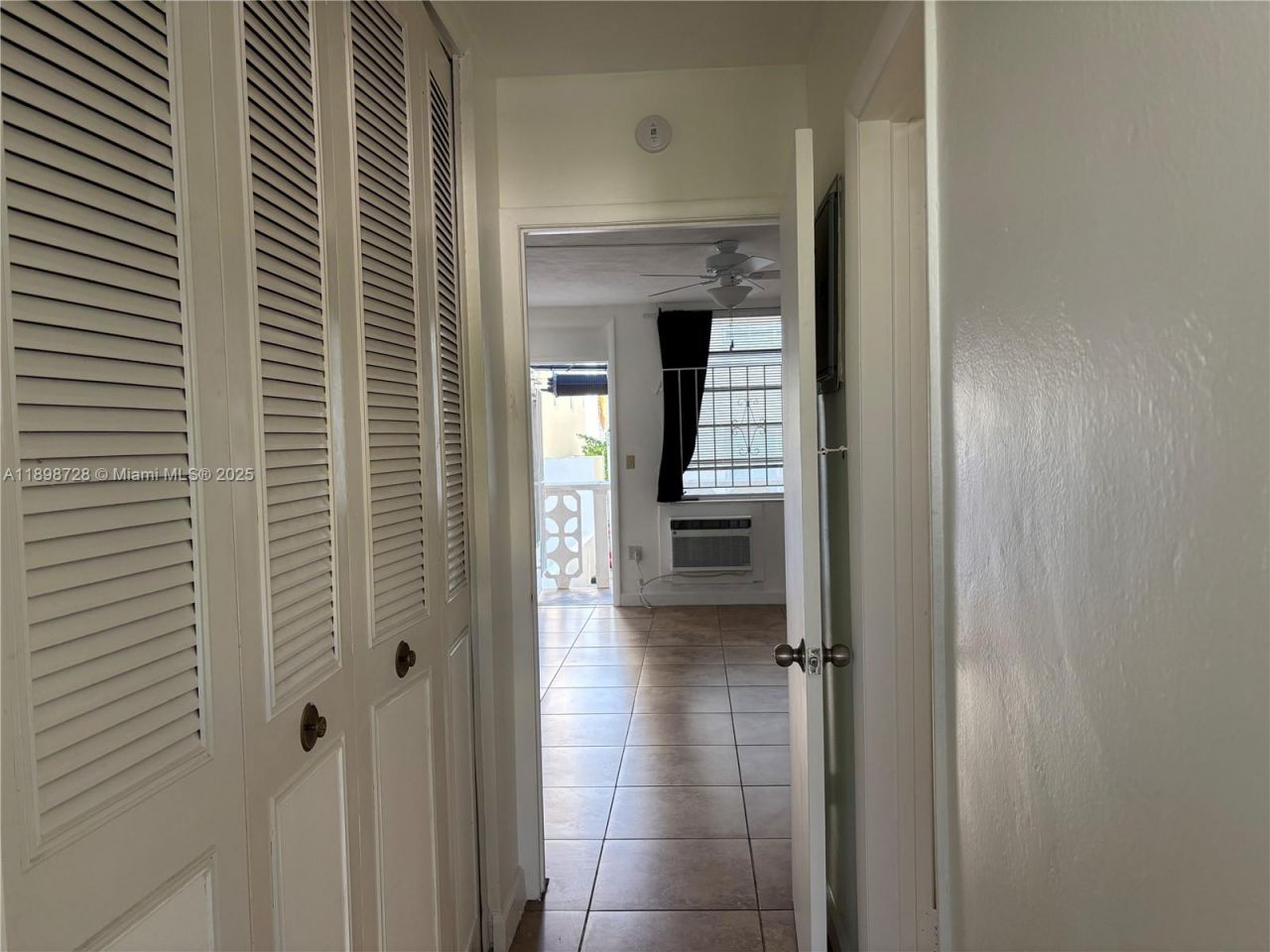 441 Collins Ave, Unit 27, Miami Beach, FL 33139 Photo