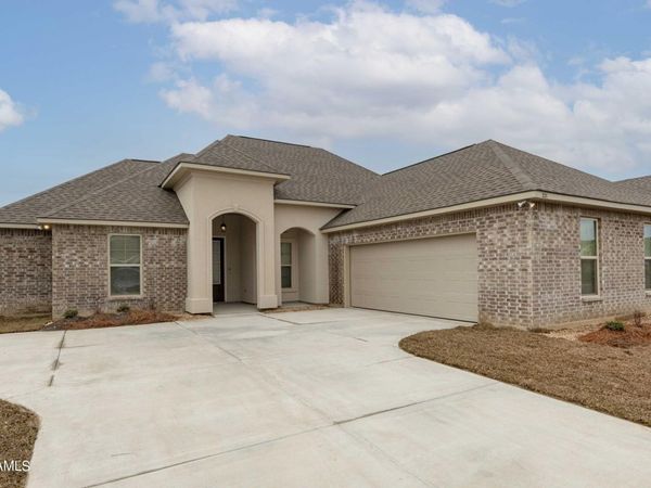 221 Finnegan Way, Youngsville, LA 70592