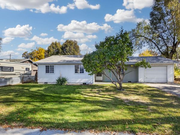 155 SW 2nd Street, Madras, OR 97741