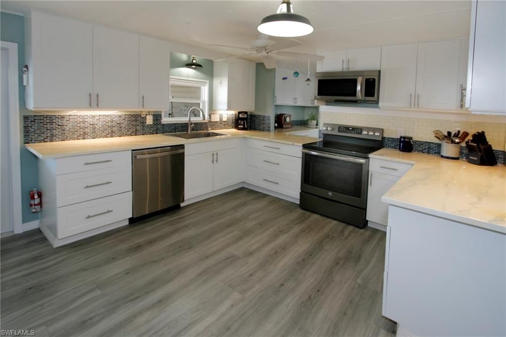 3059 Bounty Ln, Saint James City, FL 33956 Photo