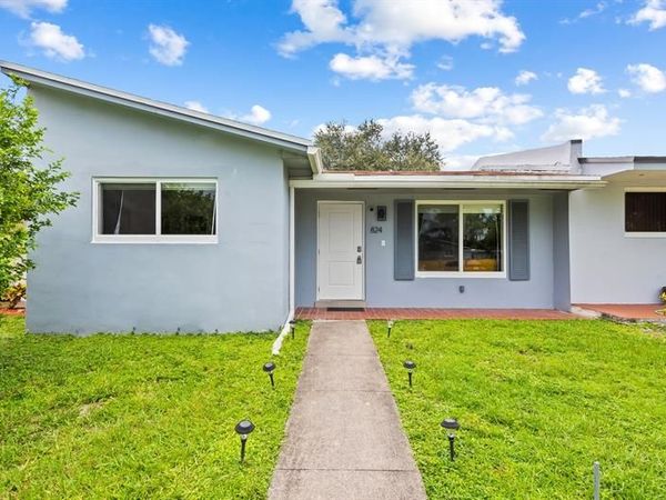 824 N Golf Drive, Hollywood, FL 33021