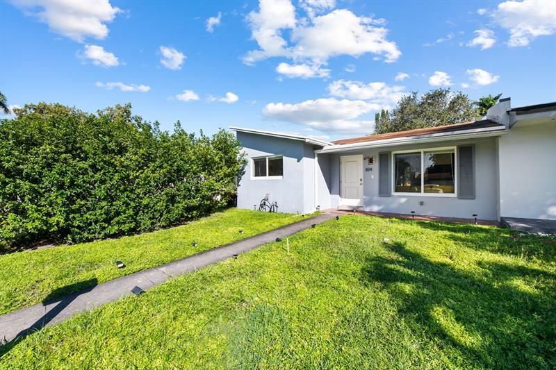 824 N Golf Drive, Hollywood, FL 33021 Photo