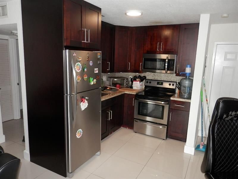 9459 SW 76th Street, Unit R1, Miami, FL 33173 Photo