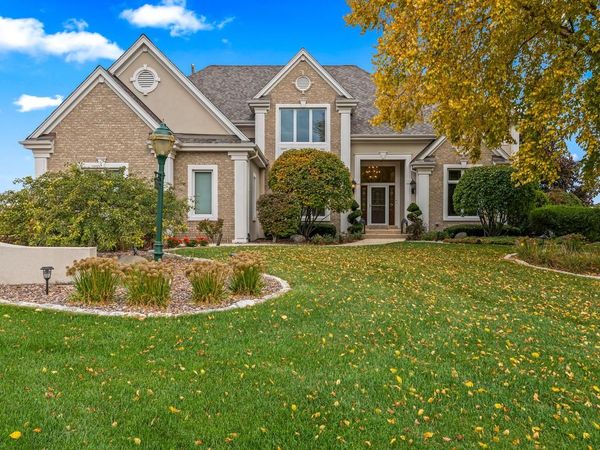 1800 E Juniper WAY, Hartland, WI 53029