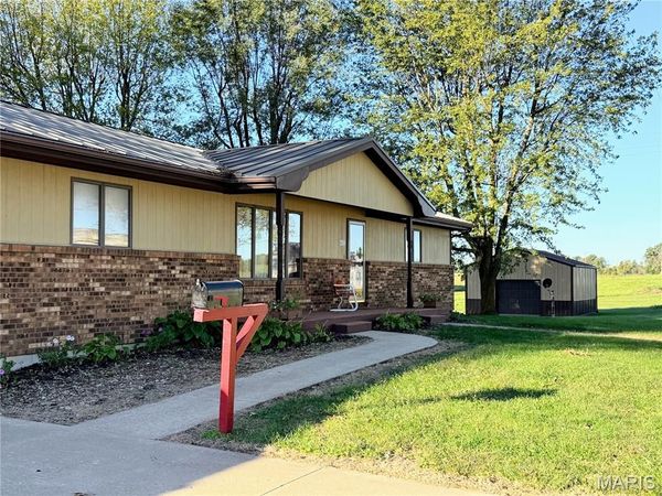 400 W Main, Novelty, MO 63460
