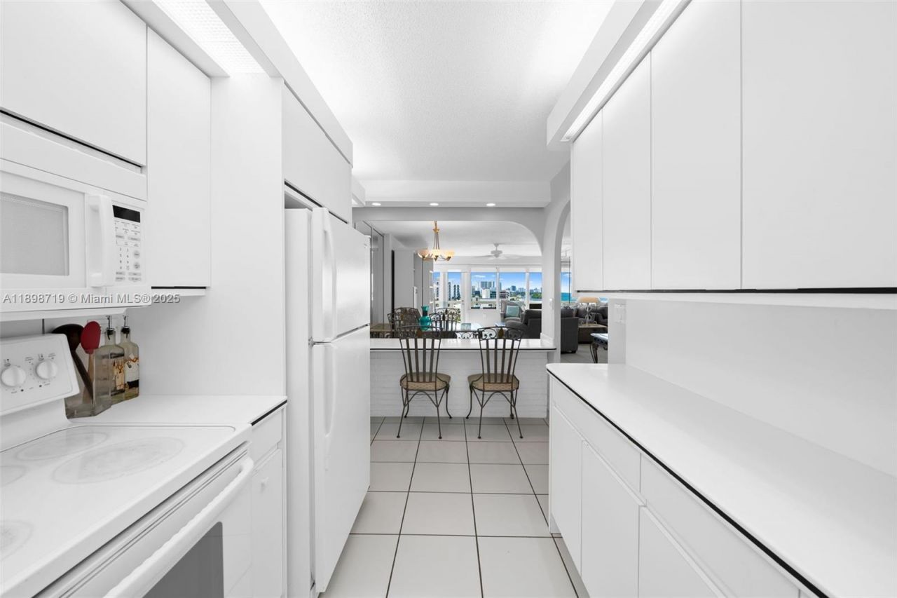 3111 N Ocean Dr, Unit 812, Hollywood, FL 33019 Photo