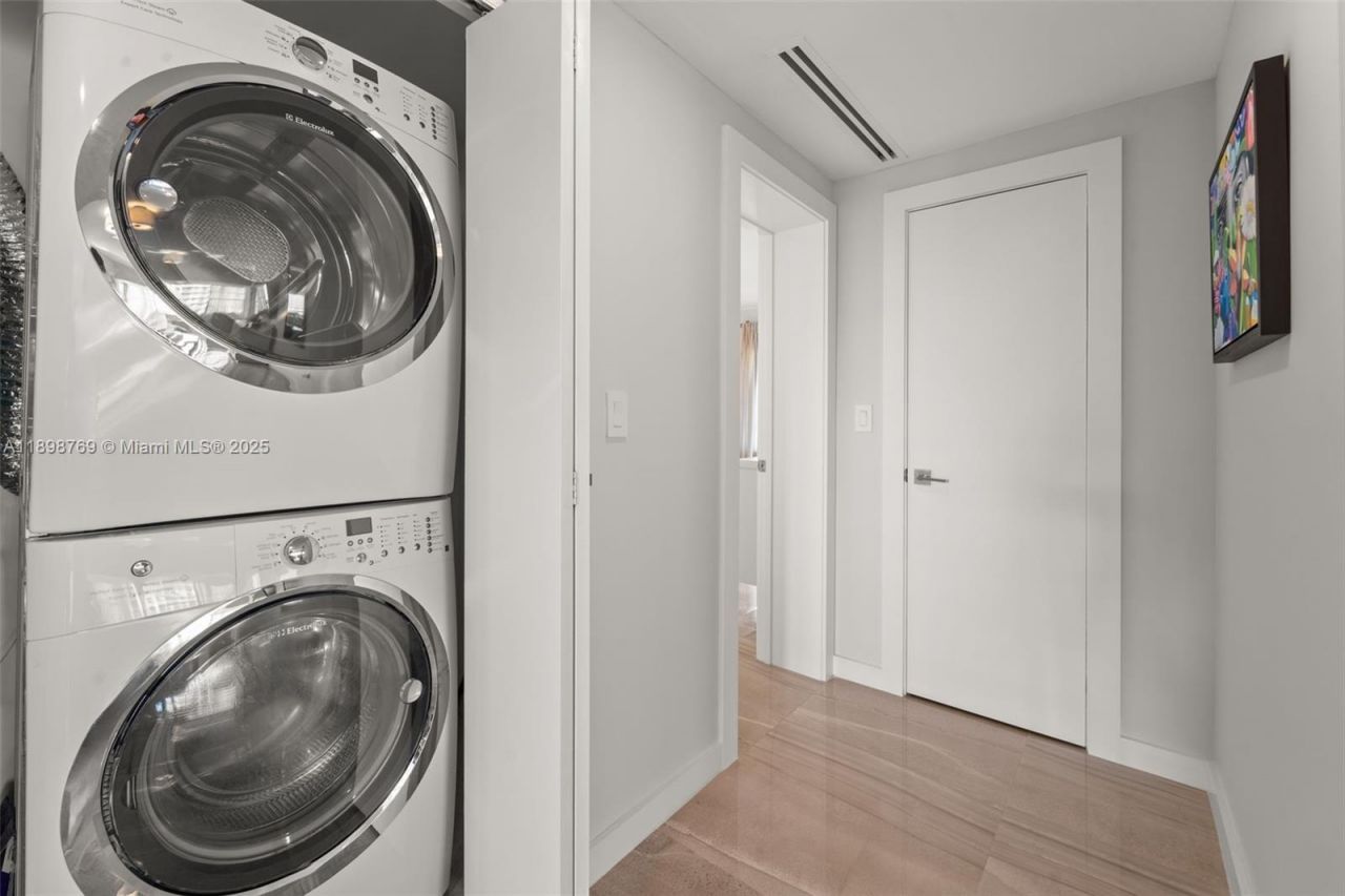 16 Island Ave, Unit 7C, Miami Beach, FL 33139 Photo