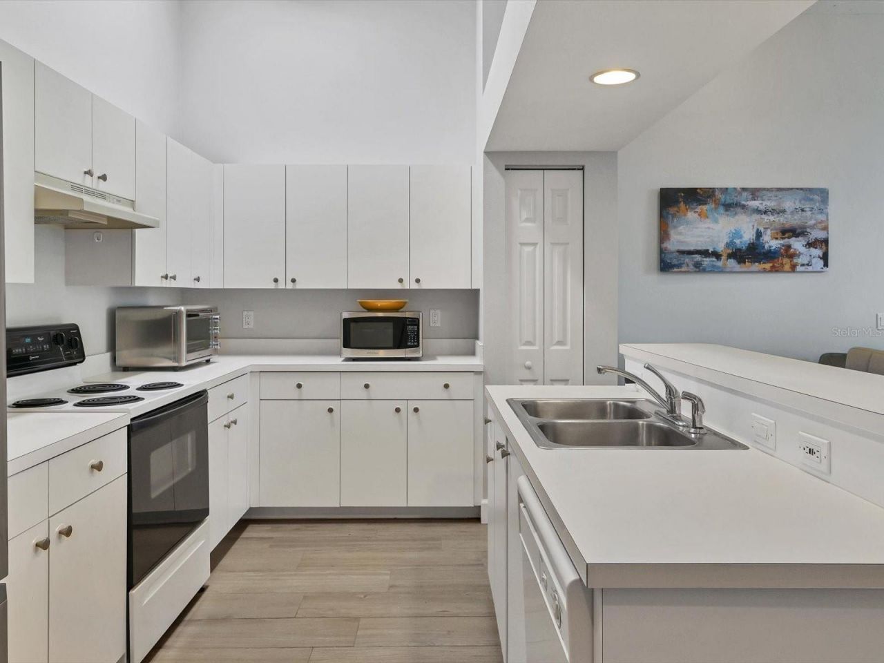 7234 Eleanor Circle, Unit 203, Sarasota, FL 34243 Photo