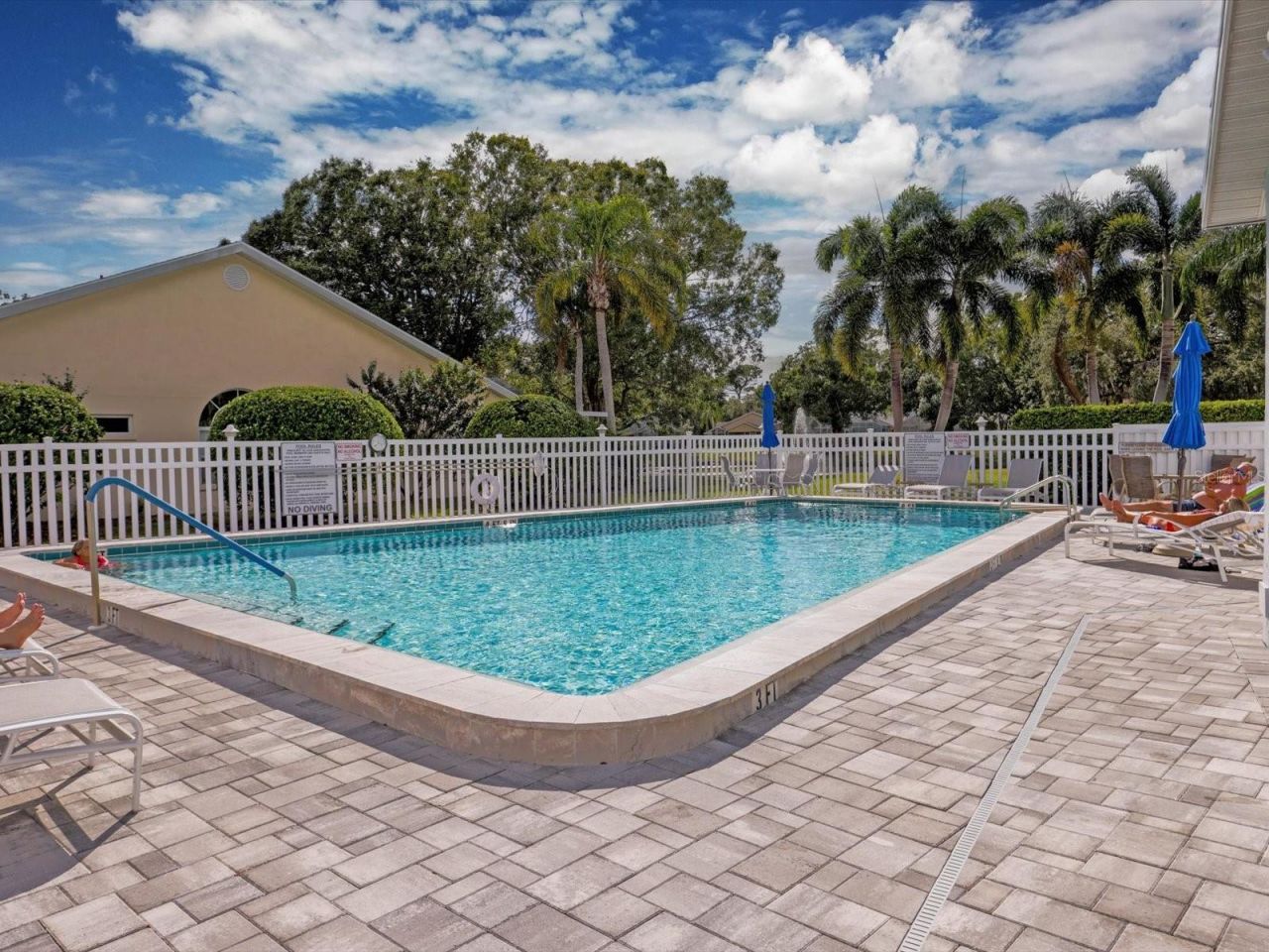 7234 Eleanor Circle, Unit 203, Sarasota, FL 34243 Photo