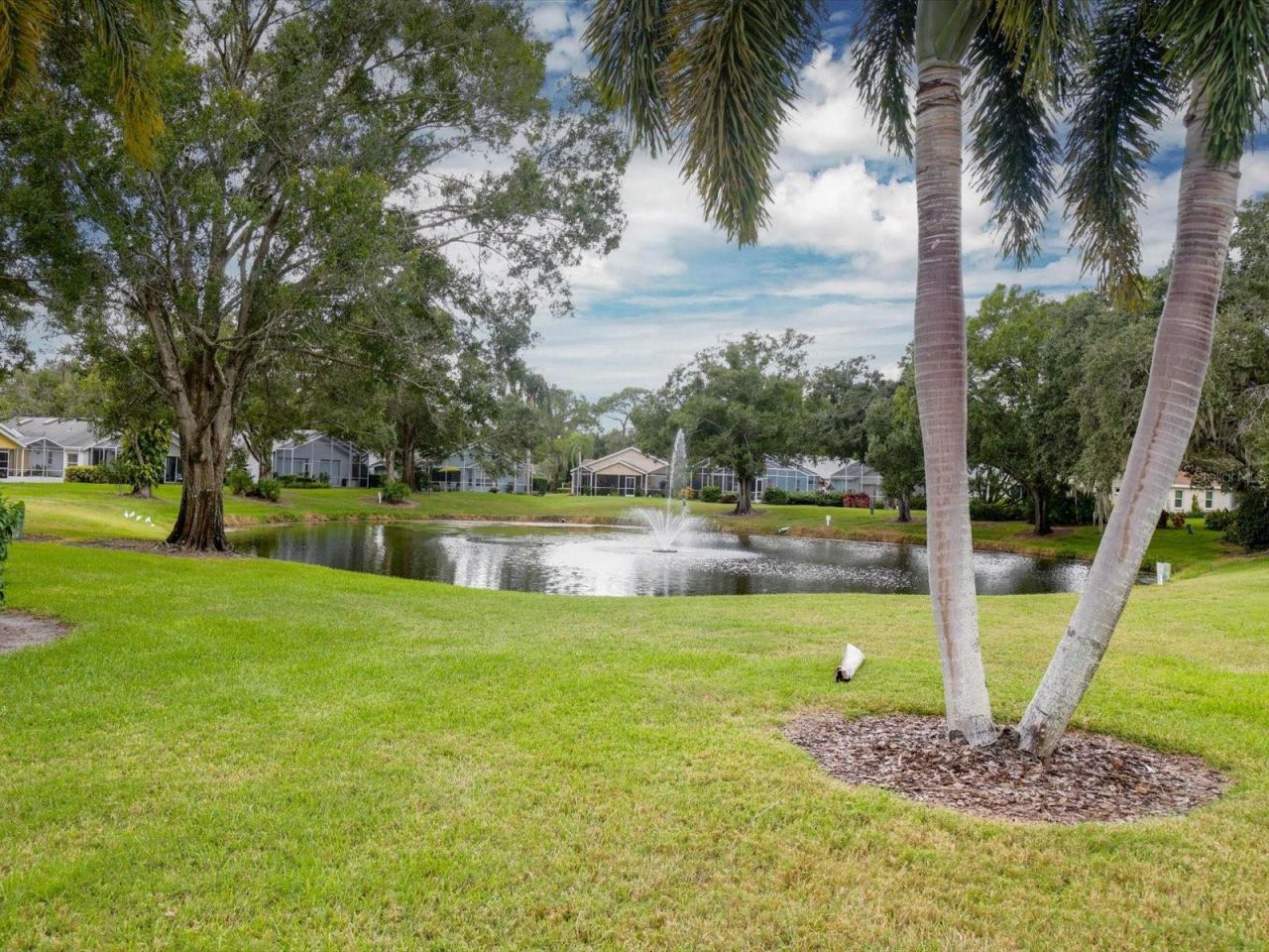7234 Eleanor Circle, Unit 203, Sarasota, FL 34243 Photo