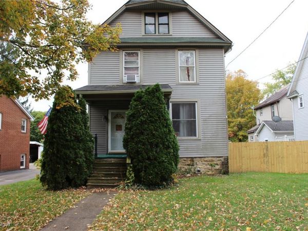 306 E Chestnut Street, Lisbon, OH 44432