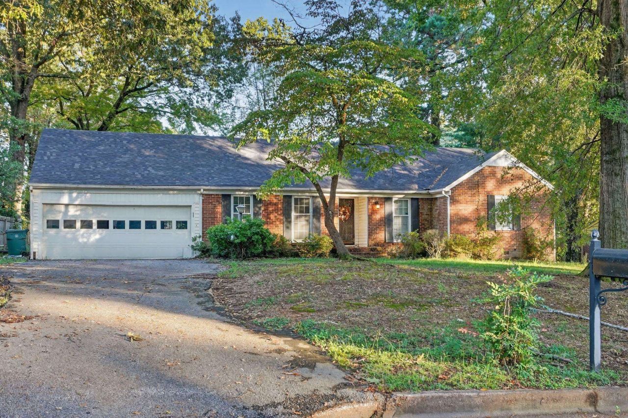 3034 Bannockburn Rd, Memphis, TN 38128 Main Photo