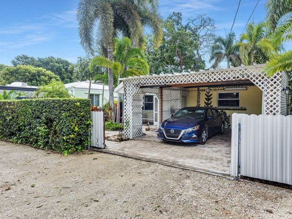 13 Bass Avenue, KEY LARGO, FL 33037