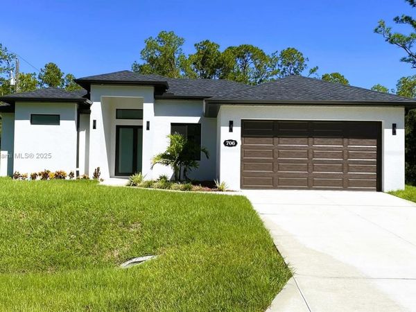 706 W 10th ST, Lehigh Acres, FL 33972