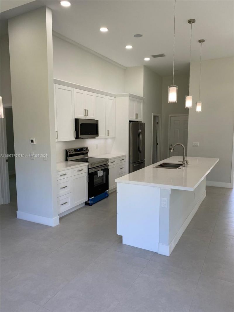 706 W 10th St, Lehigh Acres, FL 33972 Photo