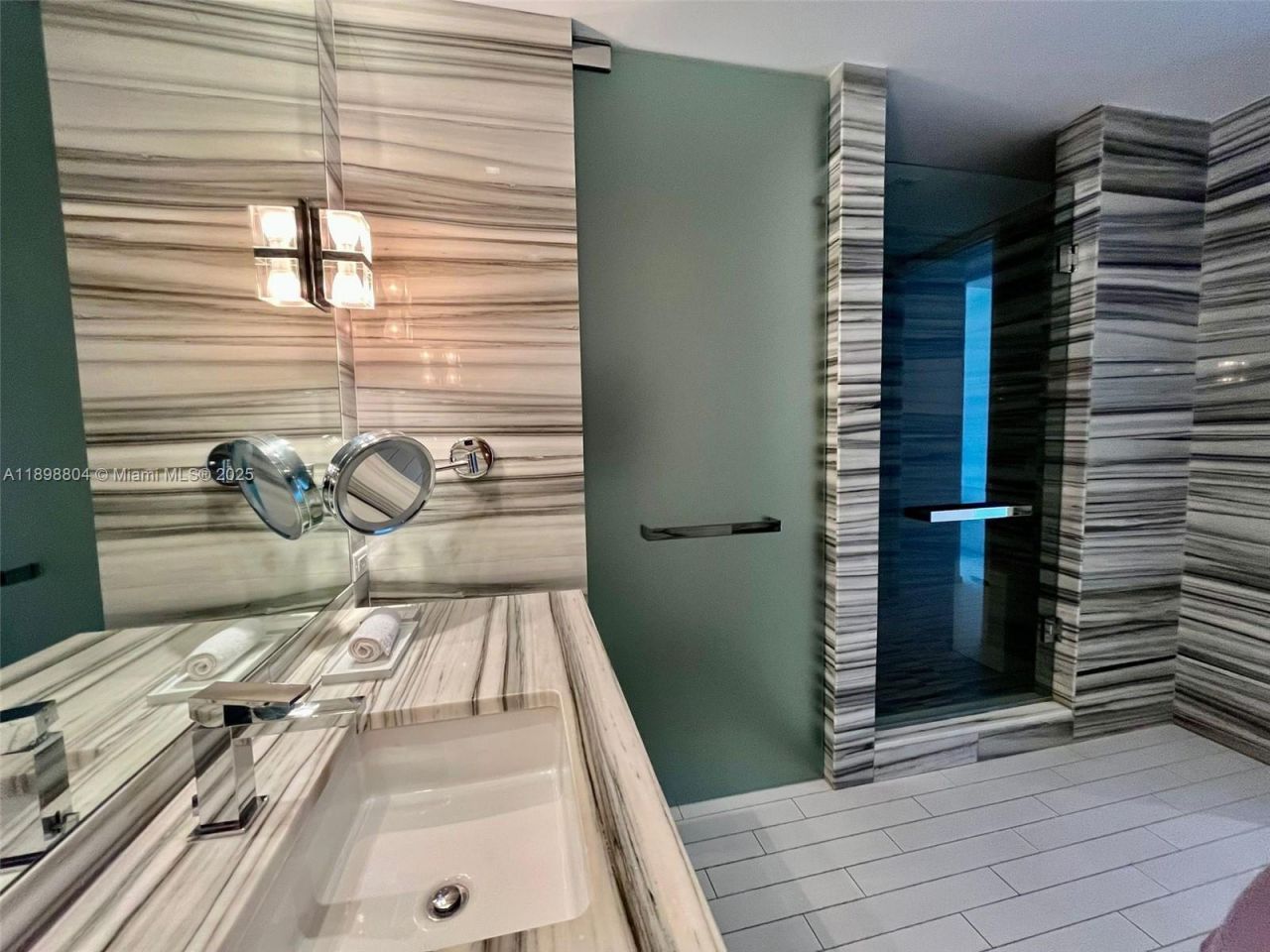 2201 Collins Ave, Unit 626, Miami Beach, FL 33139 Photo