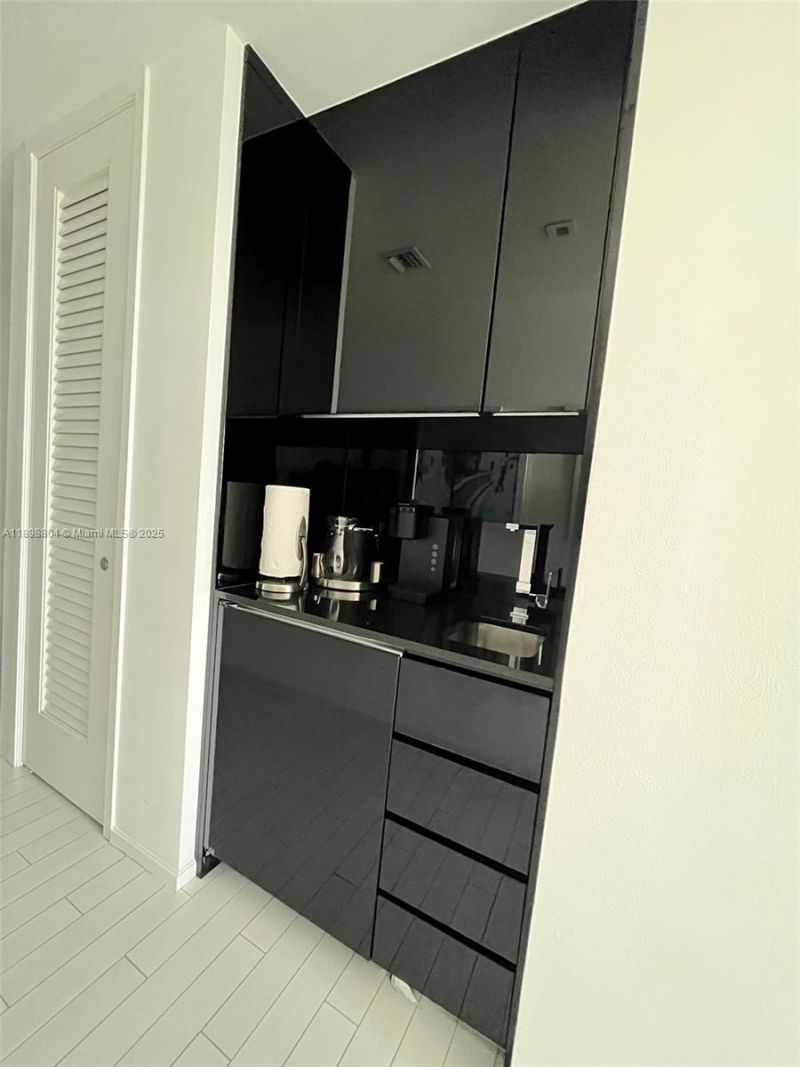 2201 Collins Ave, Unit 626, Miami Beach, FL 33139 Photo