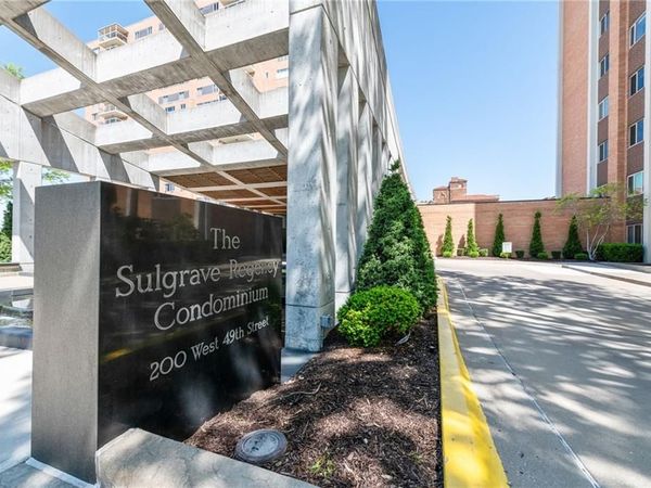 221 W 48th Street, Unit 905, Kansas City, MO 64112