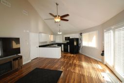 512 Tree Top Ln. photo 4