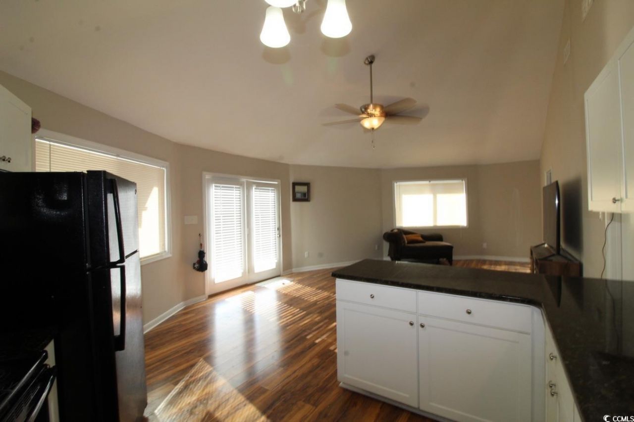 512 Tree Top Ln. Photo 6