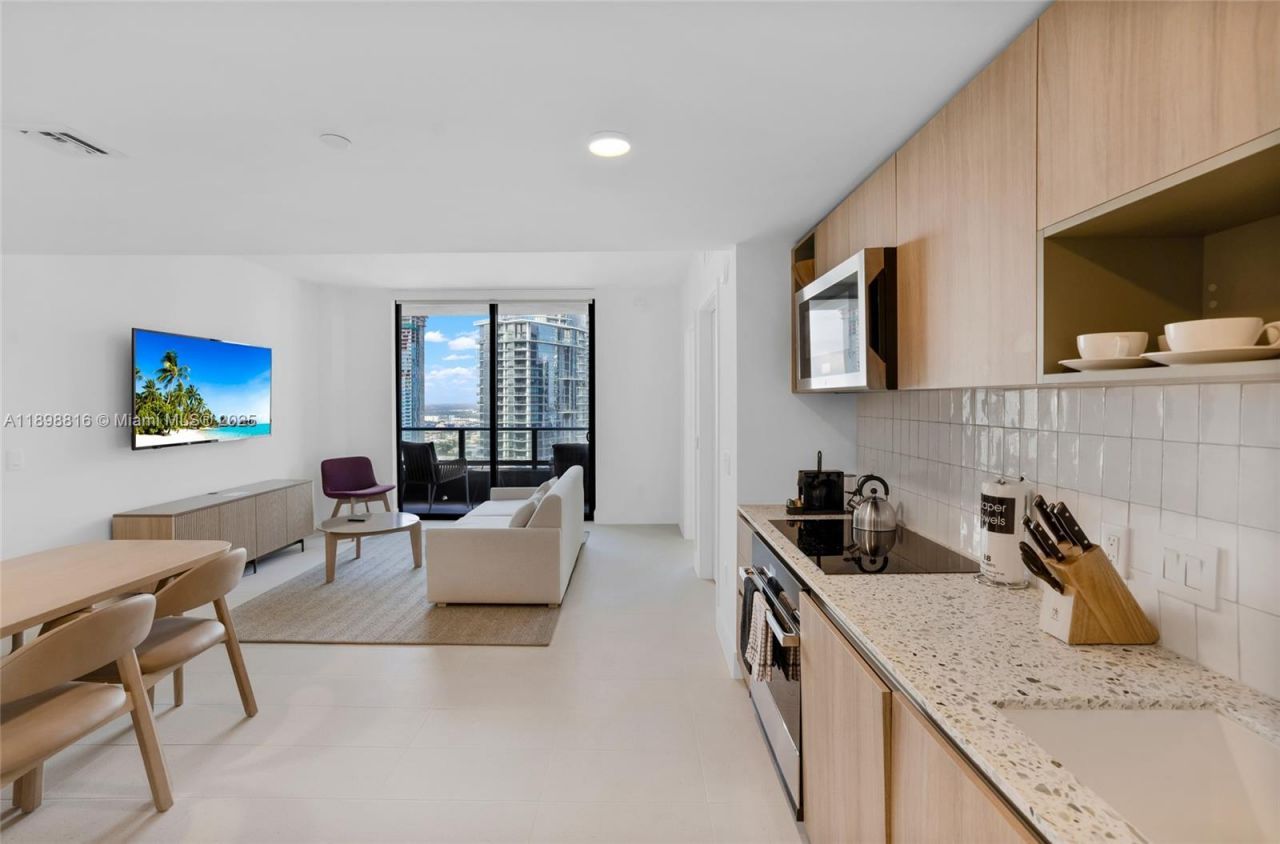 159 NE 6th St, Unit 4011, Miami, FL 33132 Photo