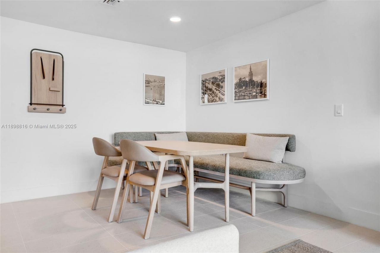 159 NE 6th St, Unit 4011, Miami, FL 33132 Photo