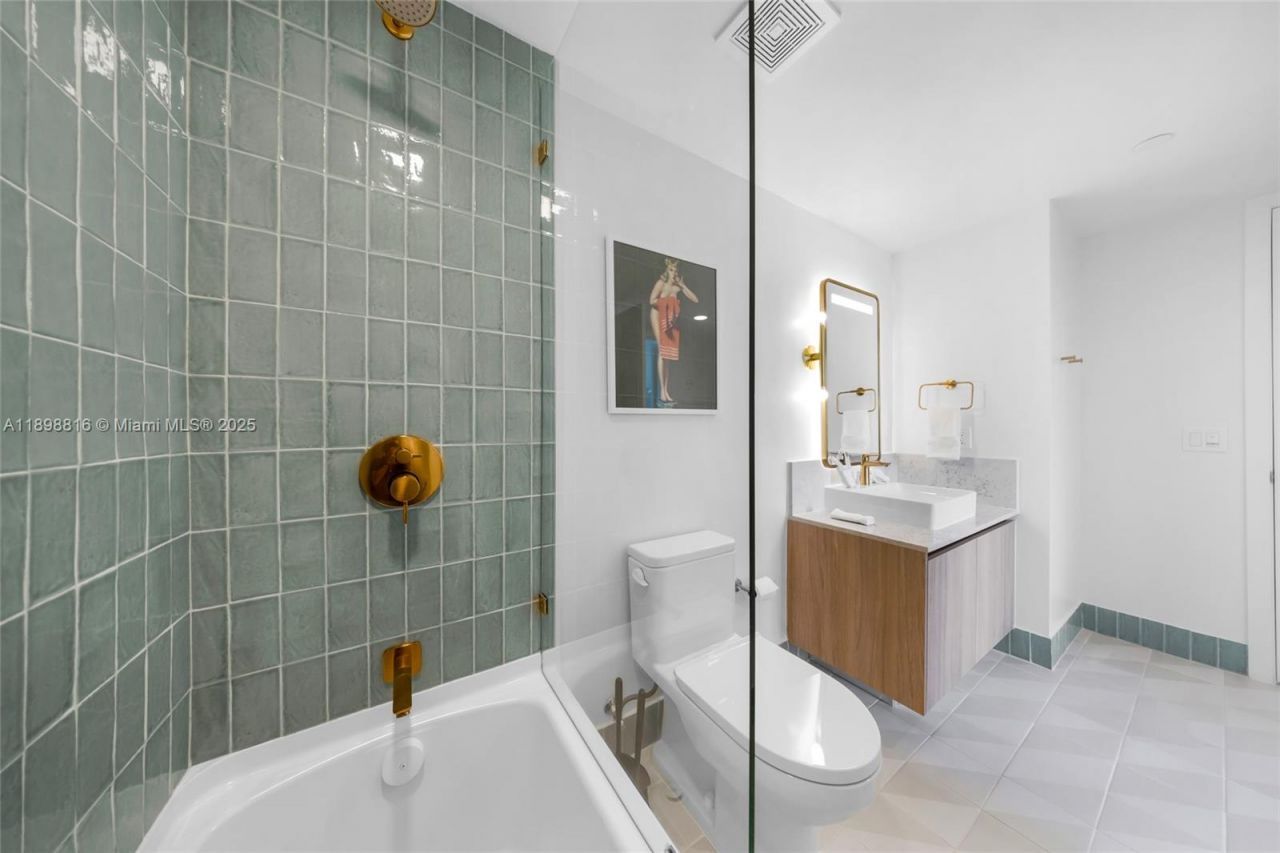 159 NE 6th St, Unit 4011, Miami, FL 33132 Photo