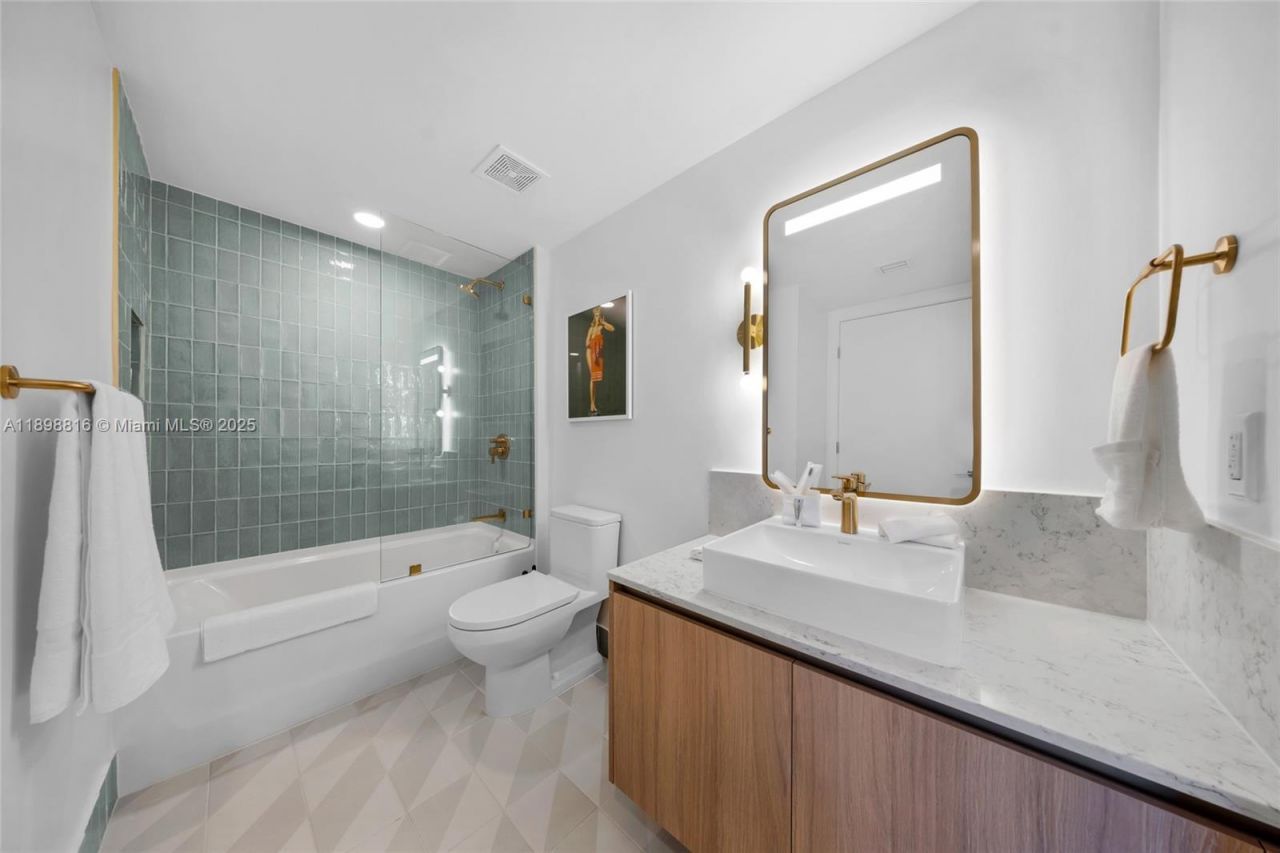 159 NE 6th St, Unit 4011, Miami, FL 33132 Photo