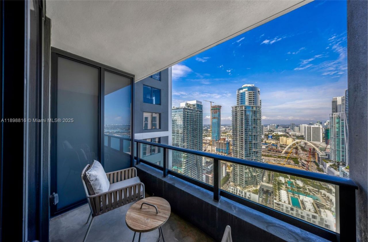 159 NE 6th St, Unit 4011, Miami, FL 33132 Photo