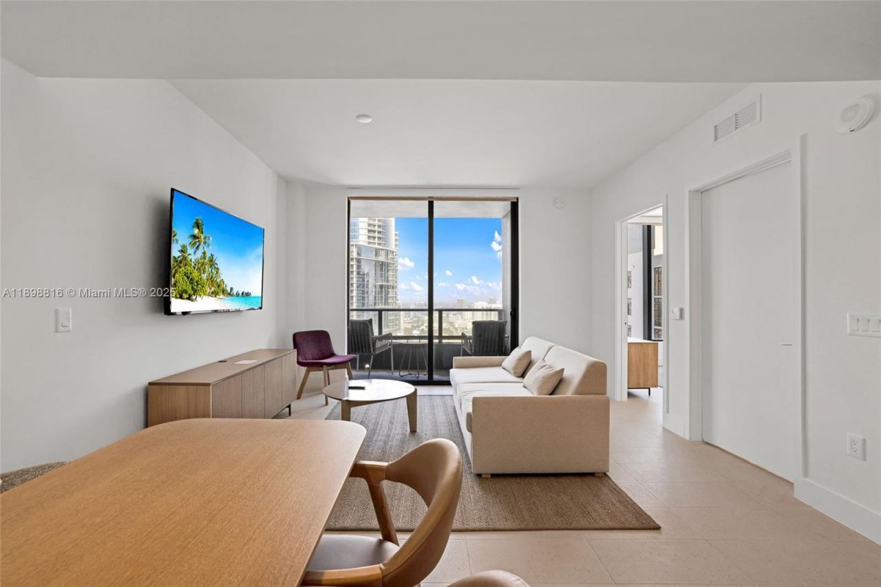 159 NE 6th St, Unit 4011, Miami, FL 33132 Photo