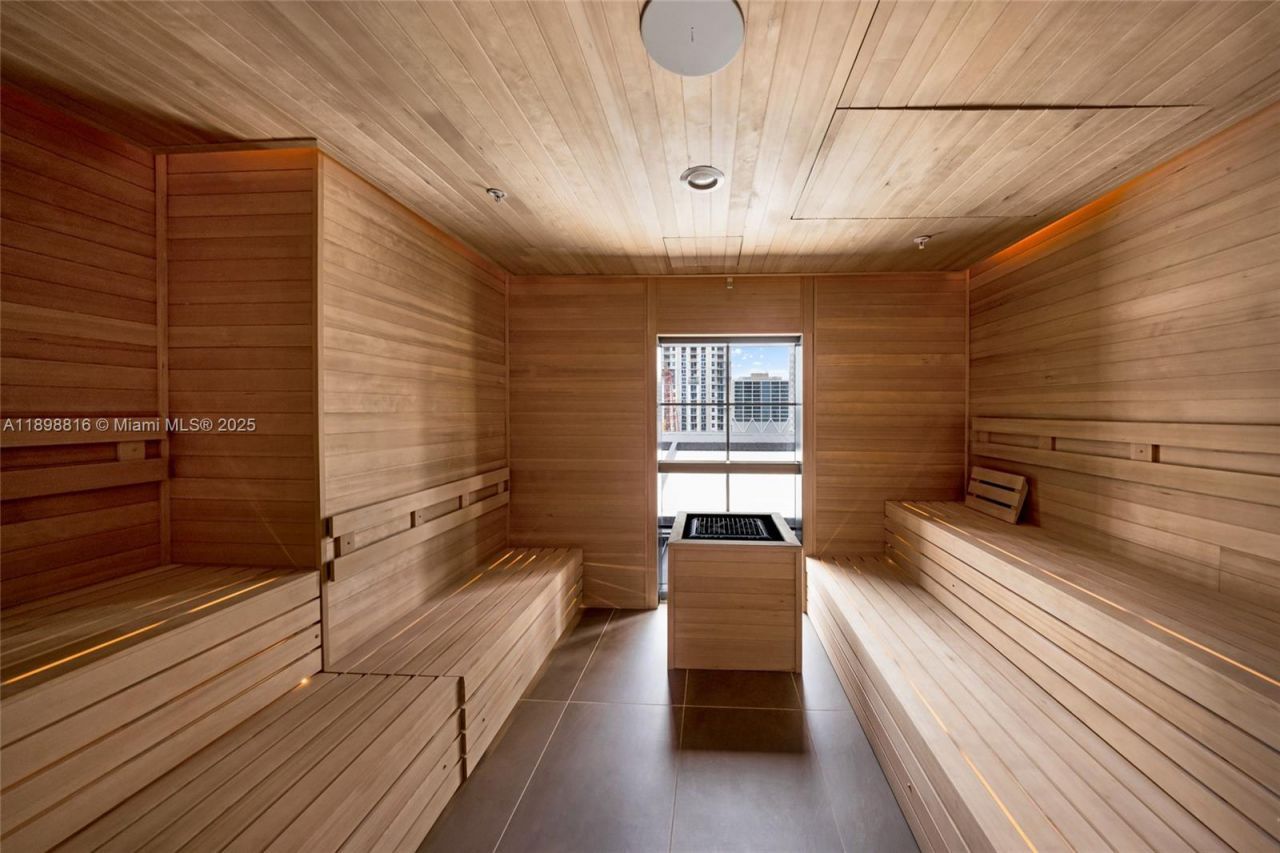 159 NE 6th St, Unit 4011, Miami, FL 33132 Photo