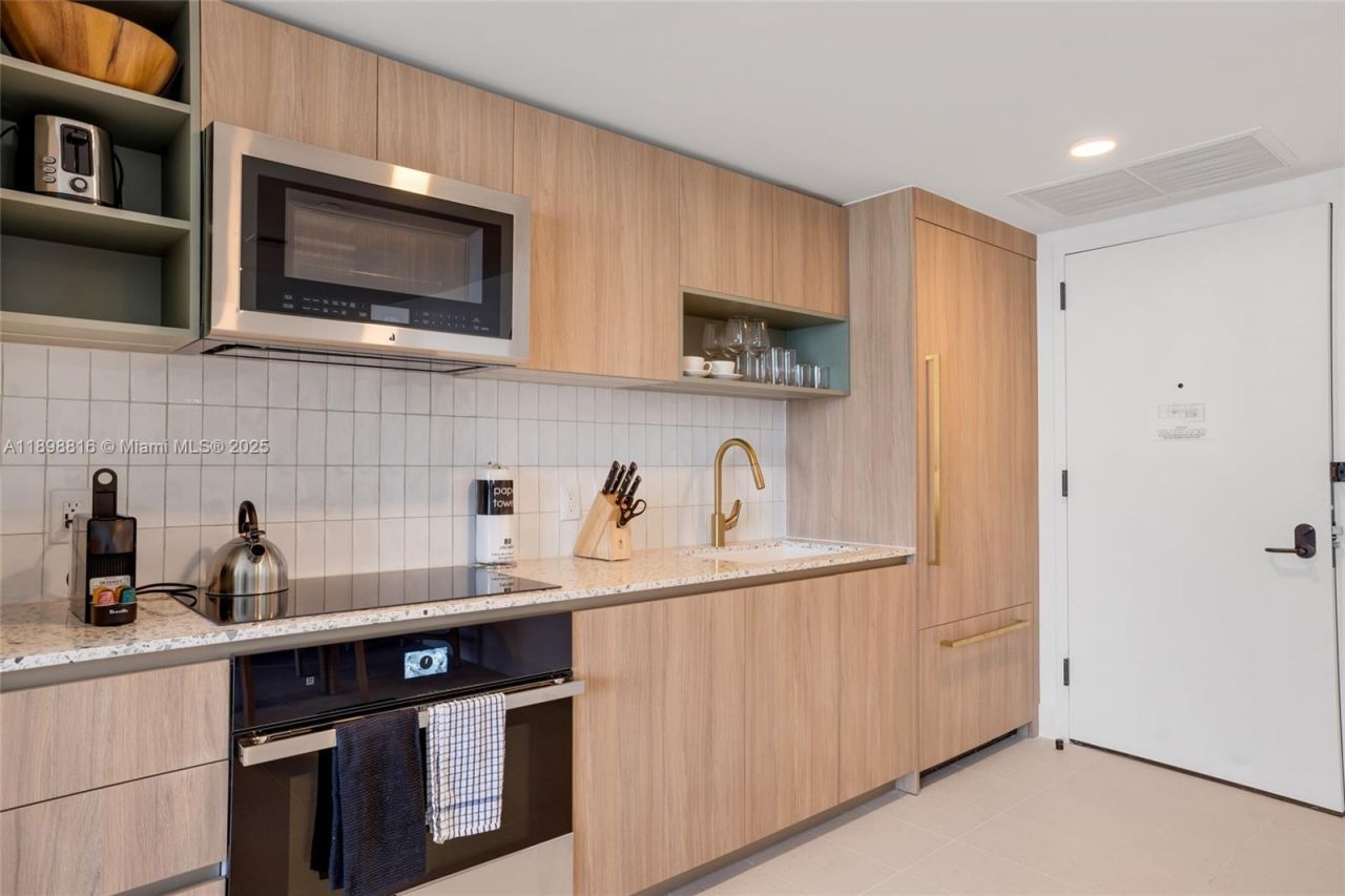 159 NE 6th St, Unit 4011, Miami, FL 33132 Photo