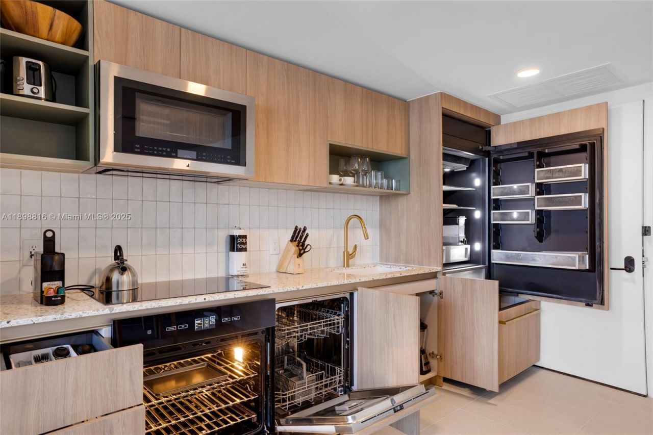 159 NE 6th St, Unit 4011, Miami, FL 33132 Photo