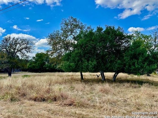 8423 Rochelle Rd, San Antonio, TX 78240