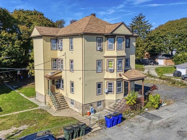 15 Higgins St, Fall River, MA 02724