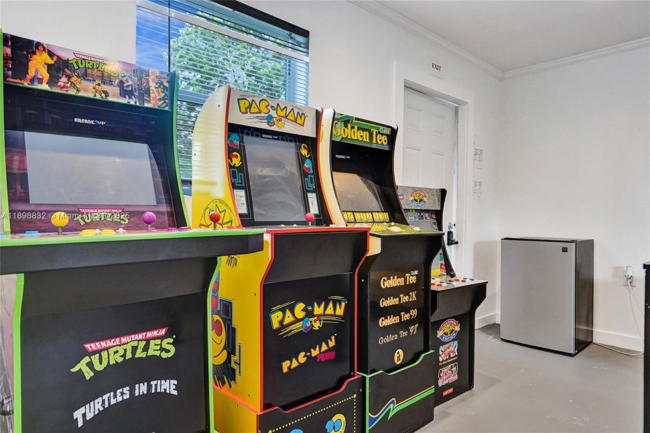 1124 NE 6th St, Hallandale Beach, FL 33009 Photo