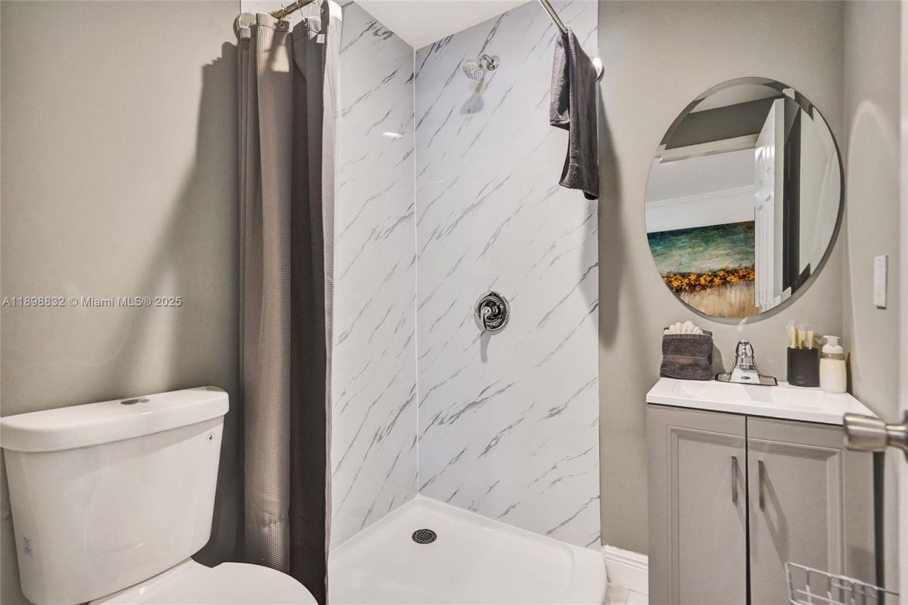 1124 NE 6th St, Hallandale Beach, FL 33009 Photo