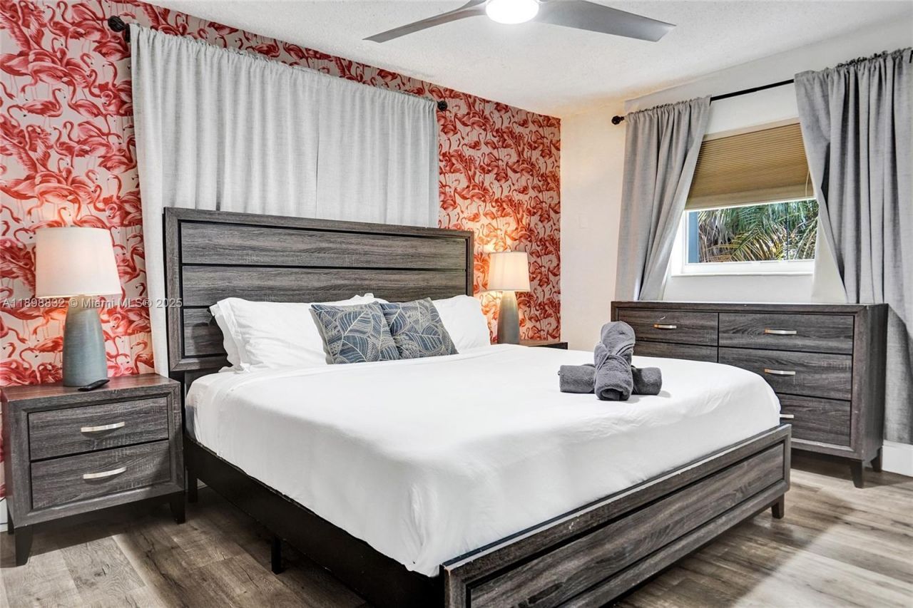 1124 NE 6th St, Hallandale Beach, FL 33009 Photo