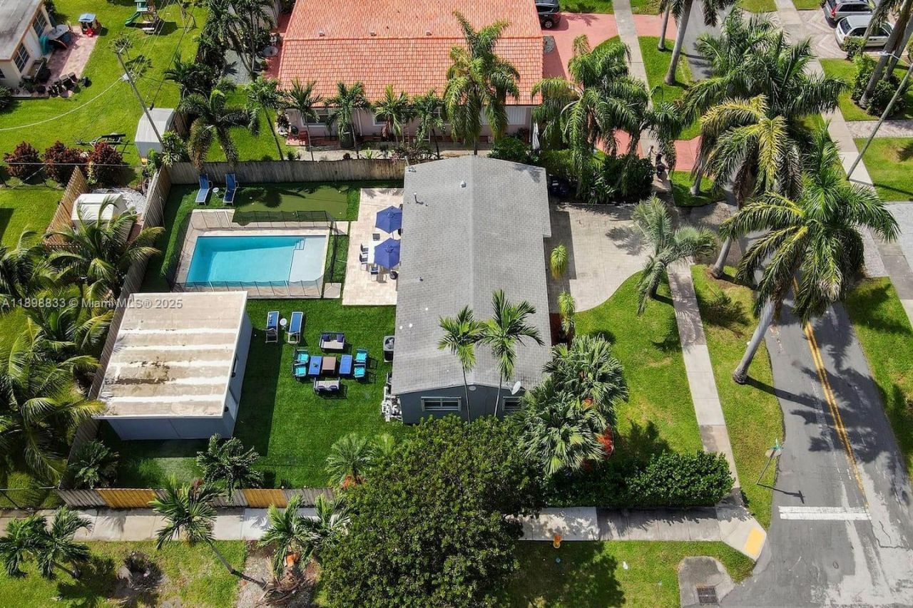1124 NE 6th St, Hallandale Beach, FL 33009 Photo