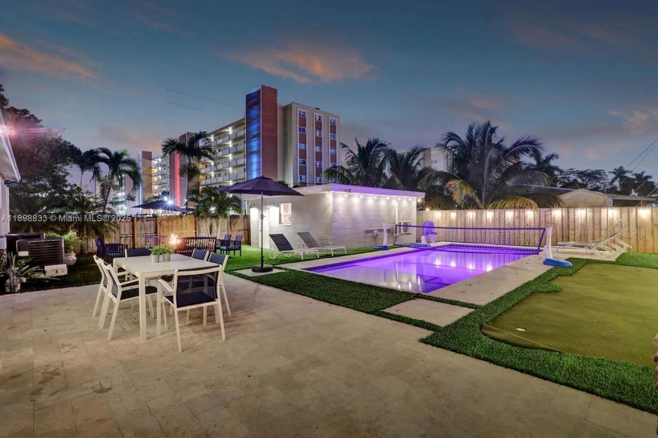 1124 NE 6th St, Hallandale Beach, FL 33009 Photo