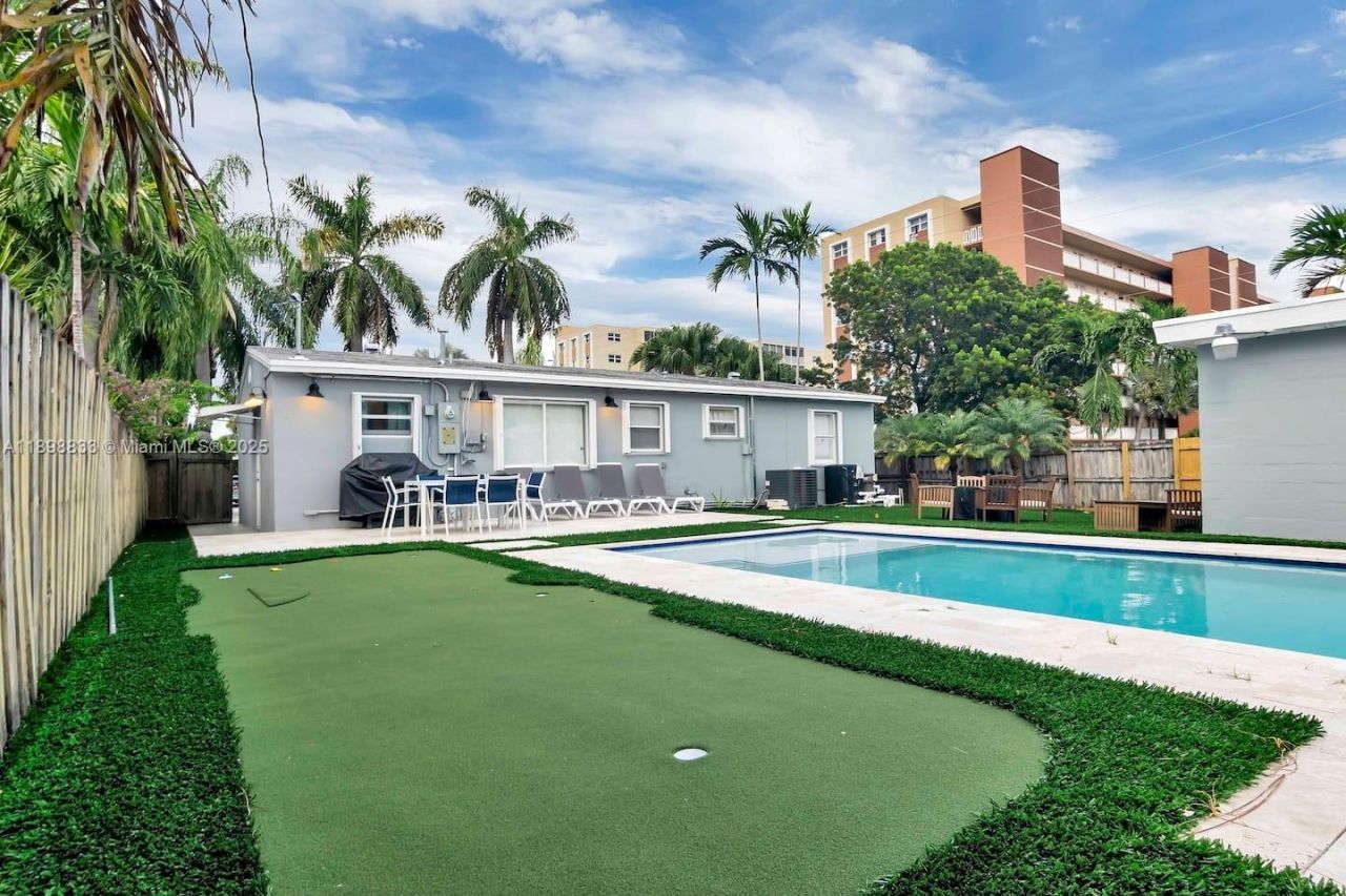 1124 NE 6th St, Hallandale Beach, FL 33009 Photo