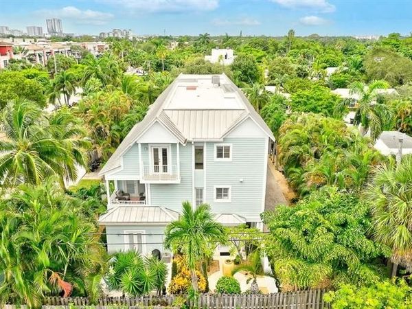 1110 NE 17th Way, Fort Lauderdale, FL 33304