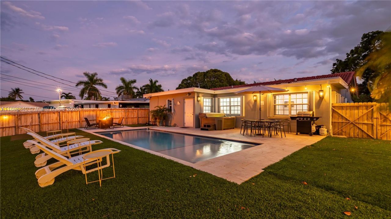 1305 Funston St, Hollywood, FL 33019 Photo