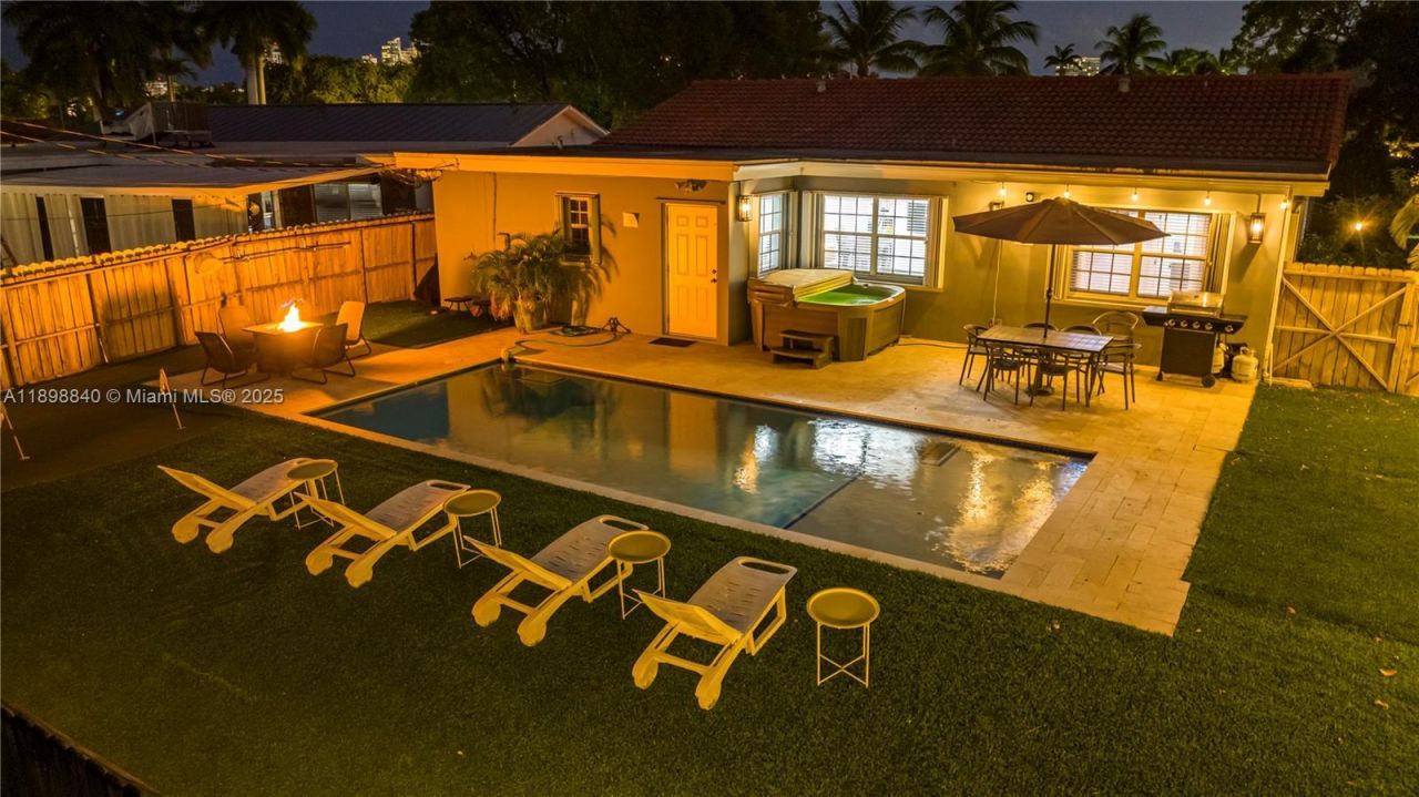 1305 Funston St, Hollywood, FL 33019 Photo