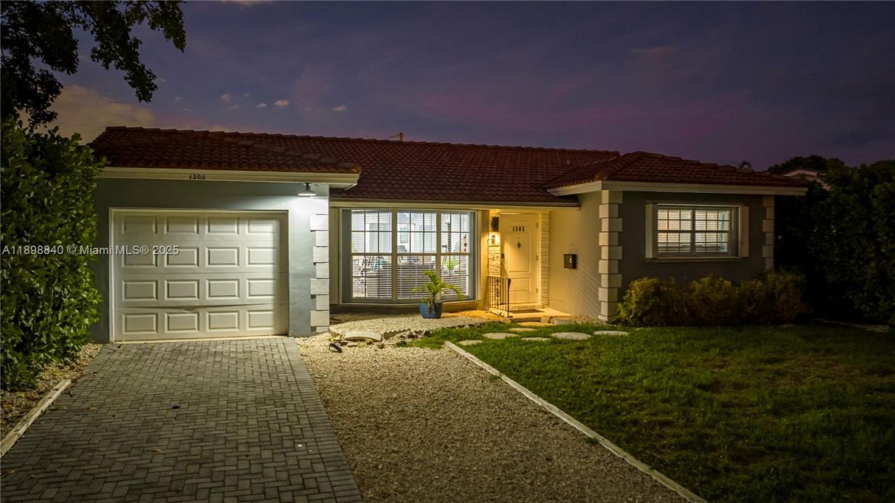 1305 Funston St, Hollywood, FL 33019 Photo