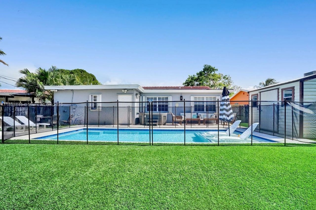 1305 Funston St, Hollywood, FL 33019 Photo