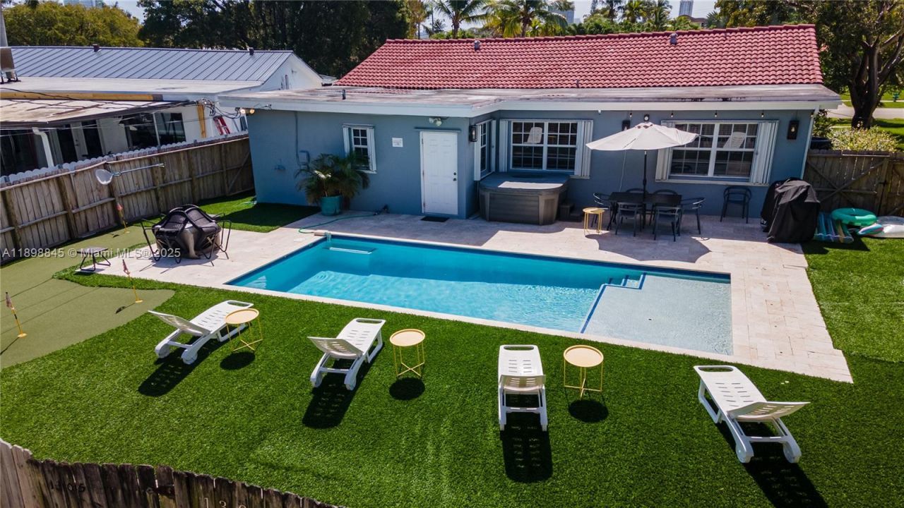 1305 Funston St, Hollywood, FL 33019 Photo